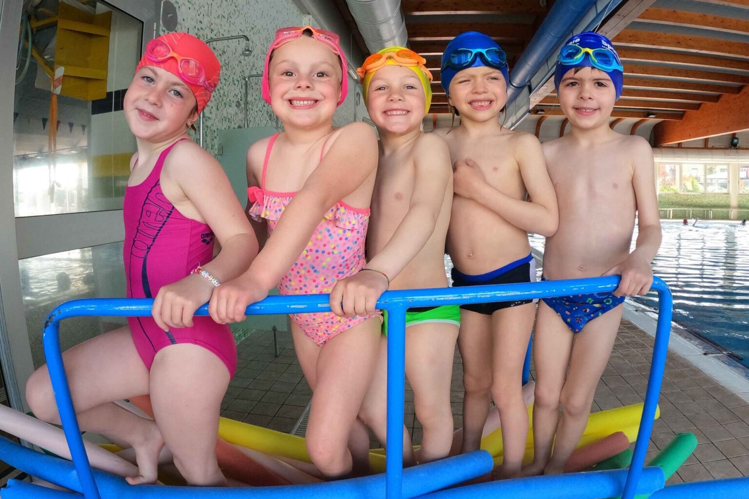 MINI PESCIOLINI E NUOTO RAGAZZI: LEZIONI A BORDO